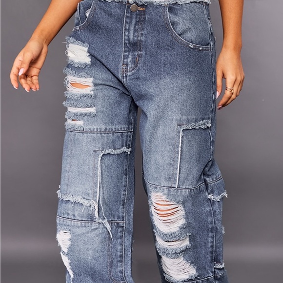 Pretty Little Thing Petite Jeans - Picture 2 of 3